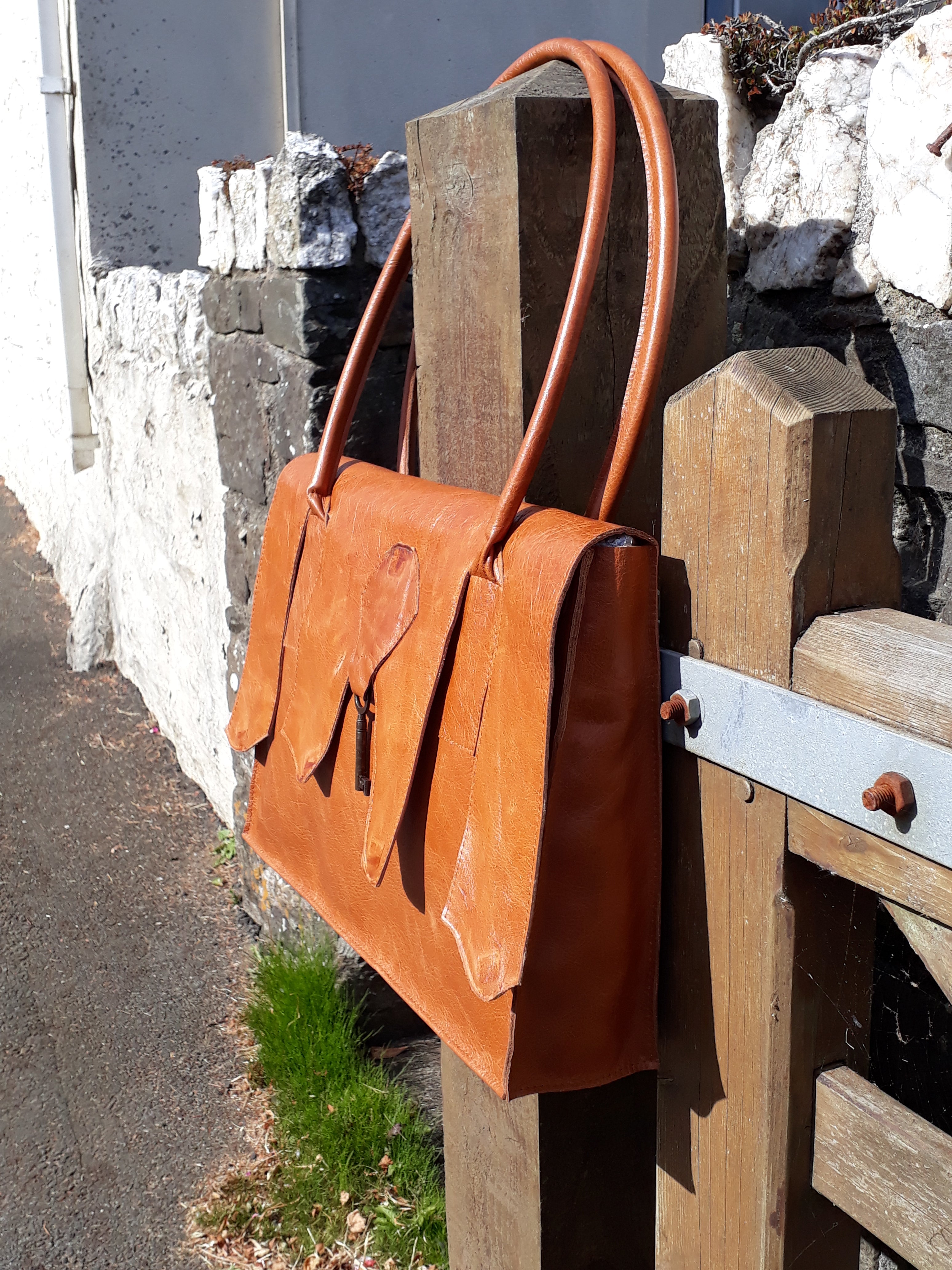 'The Lifestyle' with vintage key - Tan - Coterie Leather Bags